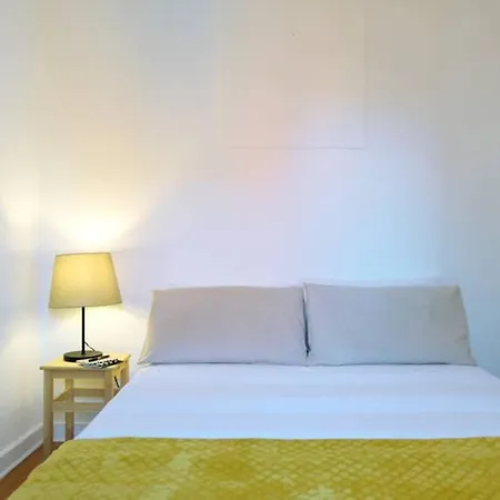 Apartment Square House In Lisbon